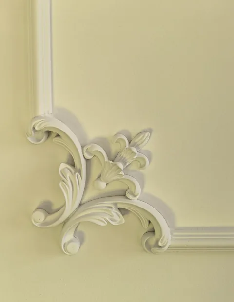 French retro carved gypsum 3D relief corner section